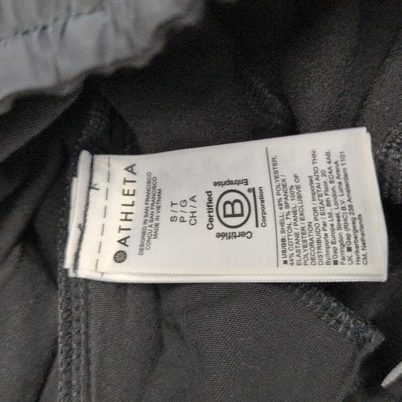 Athleta NWOT Triumph Hybrid Wide Crop Size Small-Tall Black #533711 - Picture 10 of 10